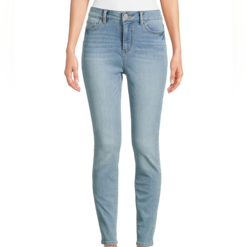 Time & Tru High Rise Skinny Jeans Regular 18 — Light Wash